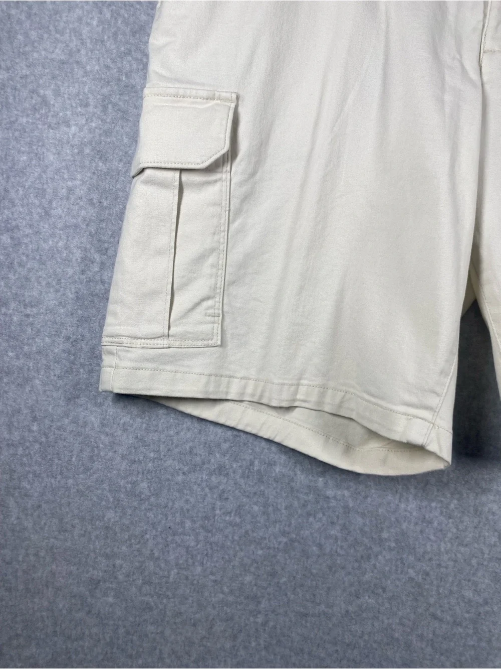 Tommy Bahama Coast Cargo Short Men’s Size 49x9” sand Stretch soft casual NWT